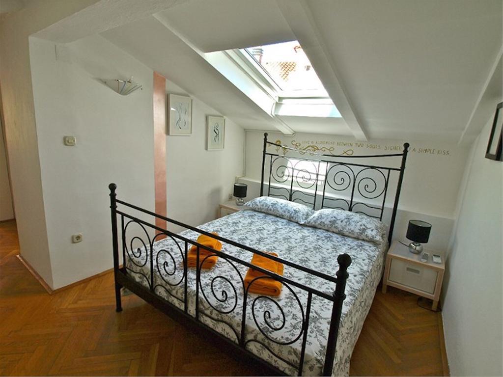 Apartments Mandarina Mali Losinj Exterior photo